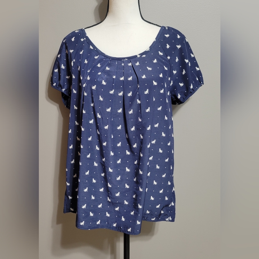 Old Navy Blue Top with White Pattern